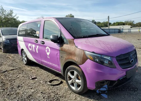 2018 Mercedes-Benz Metris z USA, uszkodzony, nr VIN WD4PG2EE2J3365778